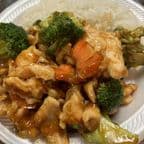 Best Chicken w. Broccoli 芥兰鸡 in Manitowoc, WI